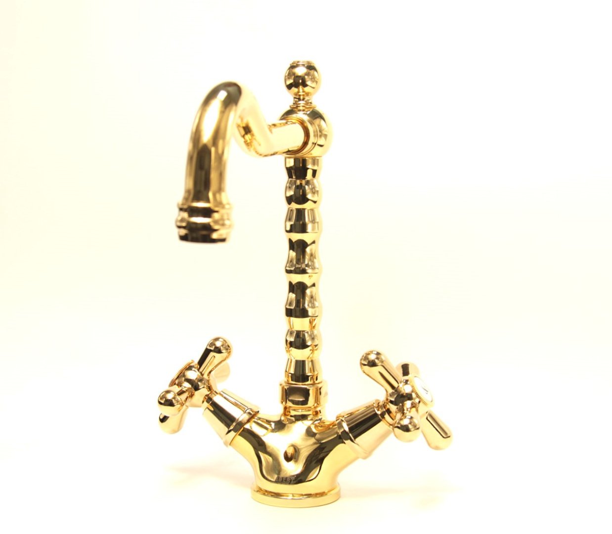 Смеситель для раковины Webert Armony AM700302010 золото